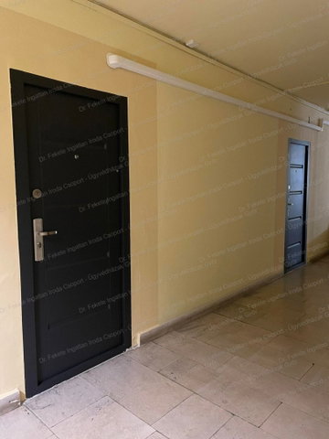 Kiadó iroda, Győrött, Arany János utcában 70 E Ft / hó