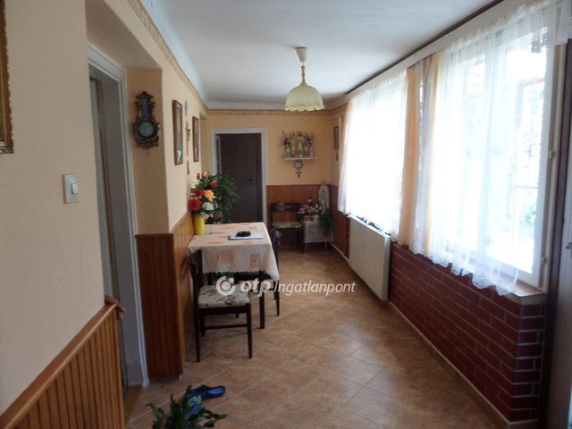 Eladó családi ház, Tiszaalpáron 26 M Ft, 5 szobás