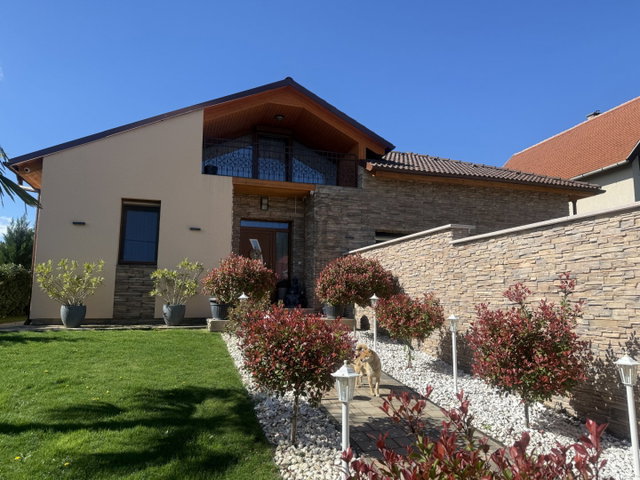 Eladó családi ház, Győrújbaráton 219.9 M Ft, 4 szobás