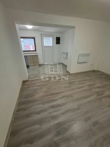 Eladó téglalakás, Budapesten, XVIII. kerületben 32.8 M Ft