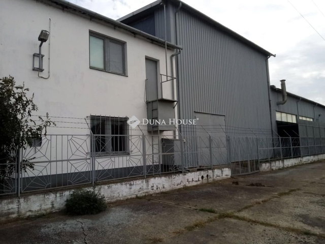 Eladó ipari ingatlan, Komádiban 320 M Ft / költözzbe.hu