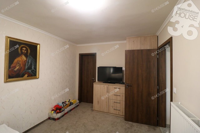 Eladó családi ház, Soltvadkerten 79 M Ft, 6 szobás