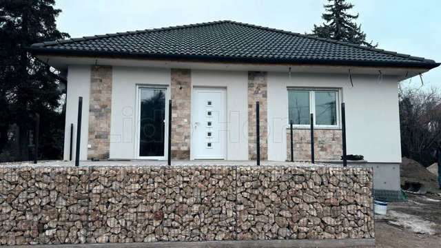 Eladó családi ház, Vonyarcvashegyen 150 M Ft, 4 szobás