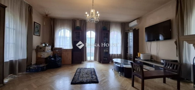 Eladó családi ház, Pécsett 105 M Ft, 2+2 szobás