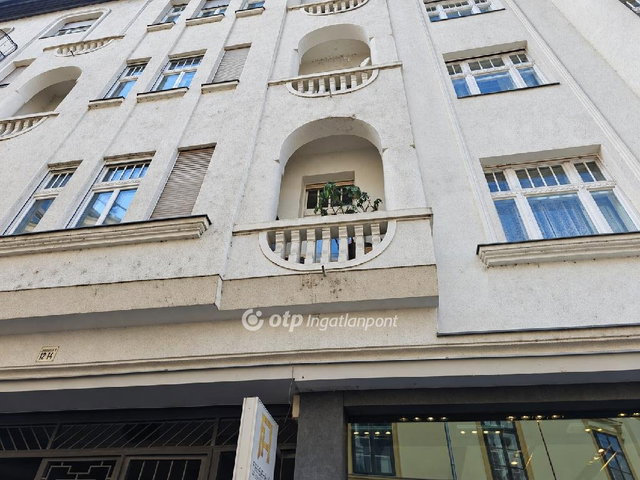 Eladó téglalakás, Budapesten, V. kerületben 112.9 M Ft, 2 szobás