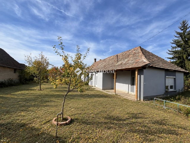 Eladó családi ház, Németkéren 25.9 M Ft, 3 szobás