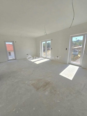 Eladó családi ház, Pécsett 149.9 M Ft, 5 szobás