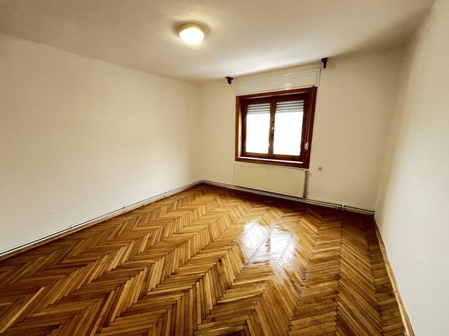 Eladó családi ház, Kaposváron, Hegyalja utcában 39.9 M Ft