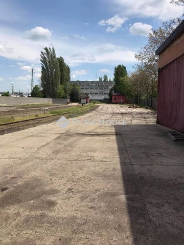 Eladó ipari ingatlan, Cegléden, Mozdony utcában 220 M Ft