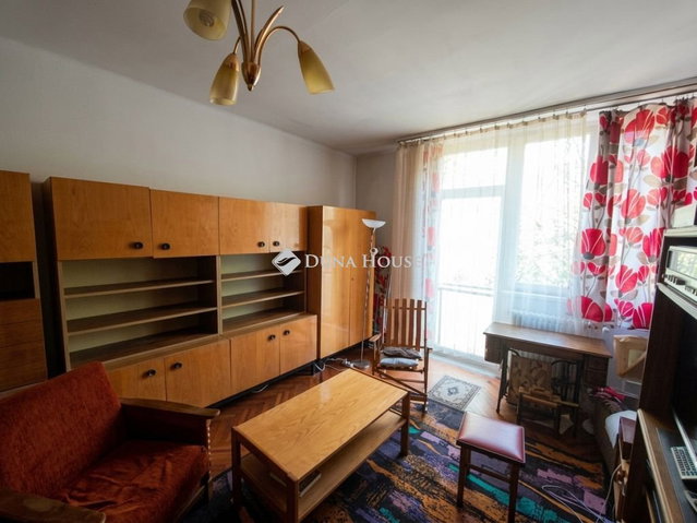 Eladó téglalakás, Tatabányán, Kós Károly utcában 31.99 M Ft