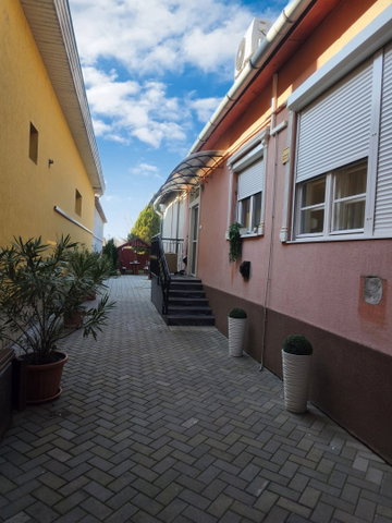 Eladó családi ház, Makón 153 M Ft, 5 szobás