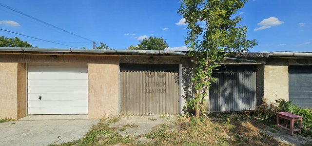 Eladó garázs, Várpalotán, Loncsosi utcában 7.9 M Ft