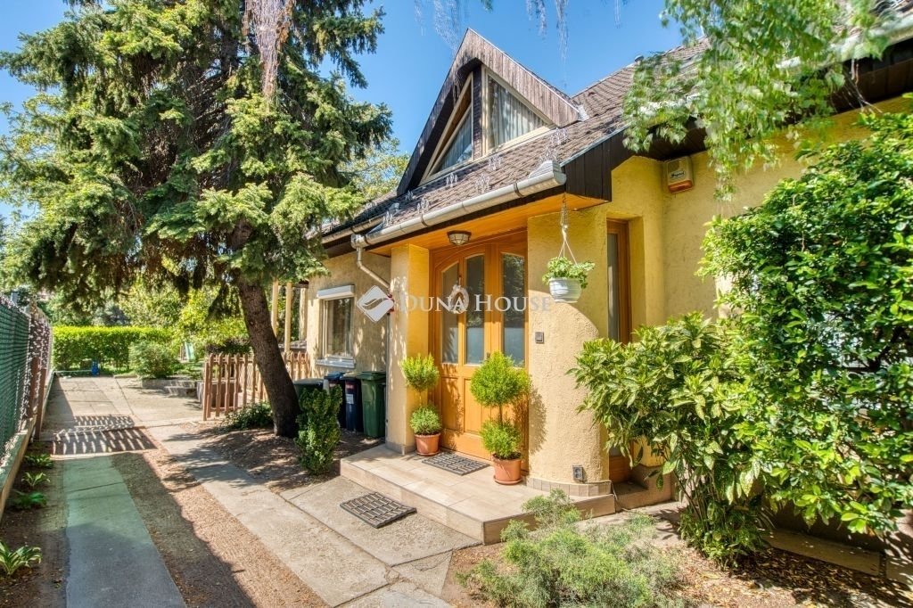 6 bed · 216m² · 175.000.000 ft