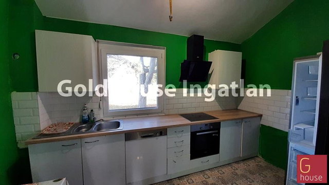 Eladó családi ház, Budapesten, XV. kerületben, Tarpai téren
