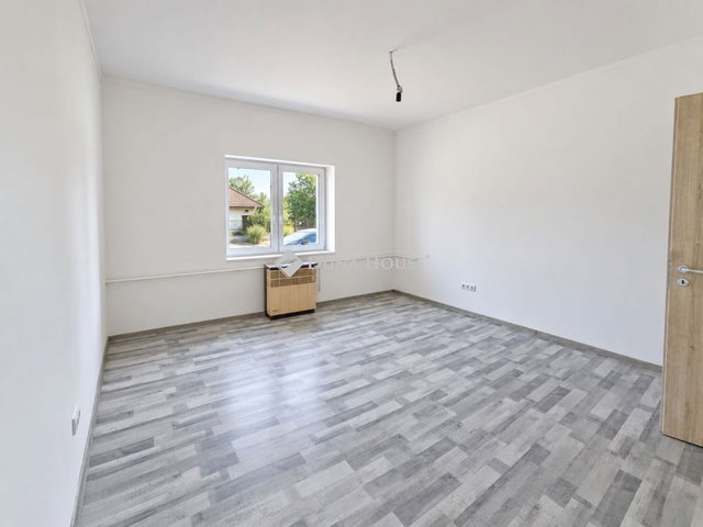 Eladó családi ház, Zsámbokon 50 M Ft, 3 szobás