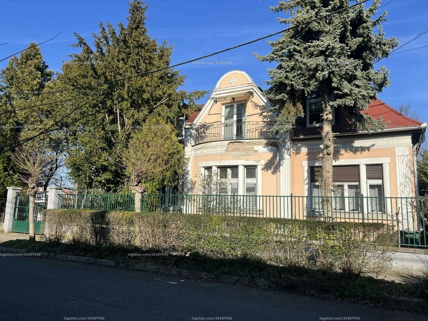 7 bed · 270m² · 179.000.000 ft