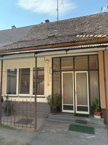 Eladó családi ház, Tolnán 22.5 M Ft, 2 szobás
