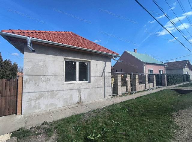 Eladó családi ház, Törökszentmiklóson 32.8 M Ft, 1+1 szobás