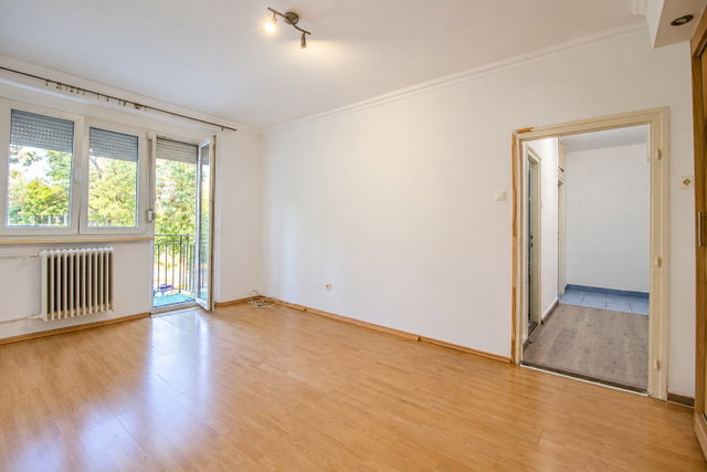 Eladó téglalakás, Ajkán, Kosztolányi utcában 31.9 M Ft