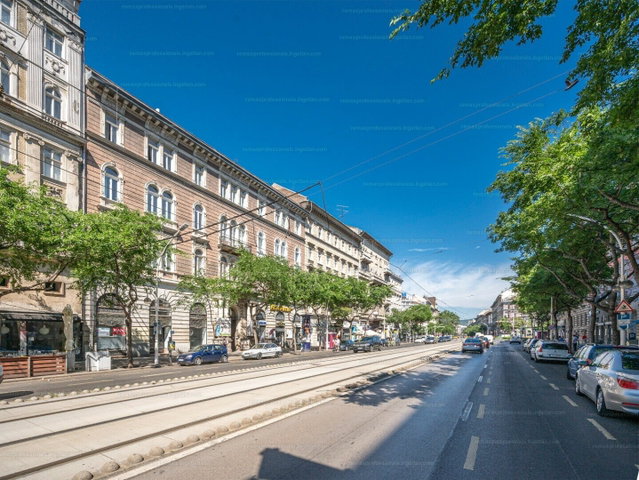 Eladó téglalakás, Budapesten, VI. kerületben, Teréz körúton