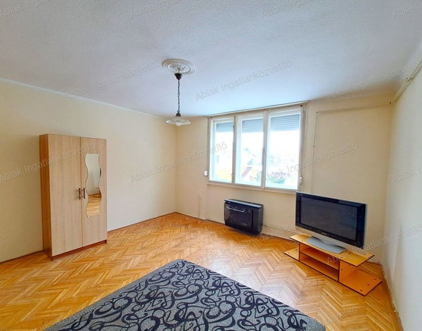 Eladó téglalakás, Kecskeméten 25.9 M Ft, 1 szobás