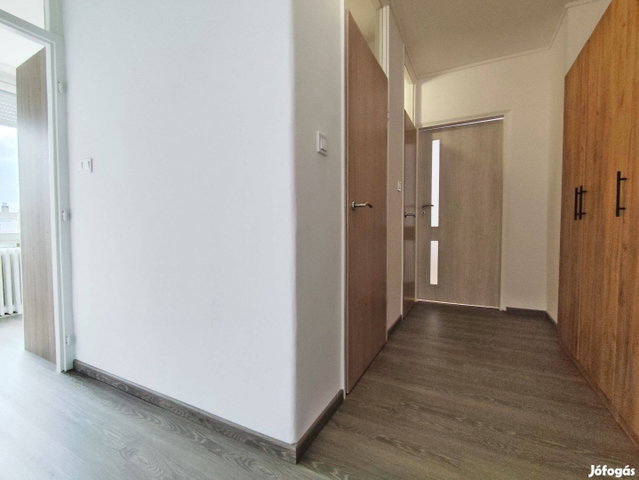 Eladó téglalakás, Dombóváron 25 M Ft, 2 szobás