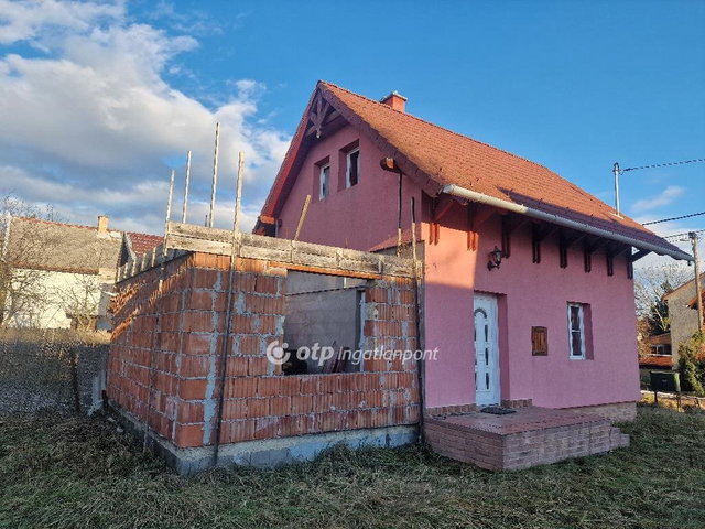 Eladó nyaraló, Sárospatakon 32 M Ft, 2 szobás