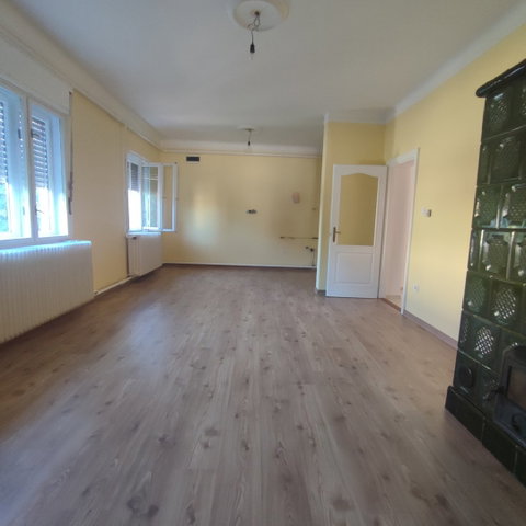 Eladó ikerház, Szegeden 79 M Ft, 3 szobás / költözzbe.hu