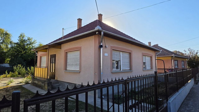 Eladó családi ház, Jászapátiban 25.99 M Ft, 3 szobás