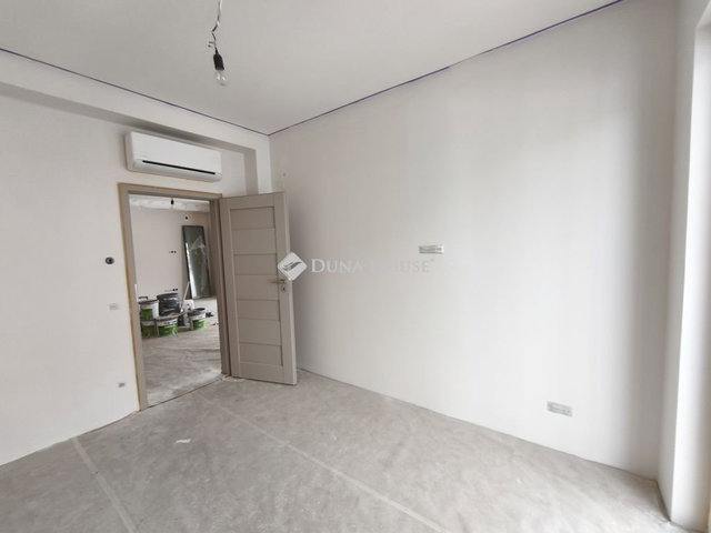 Eladó téglalakás, Kecskeméten 92.5 M Ft, 1+2 szobás