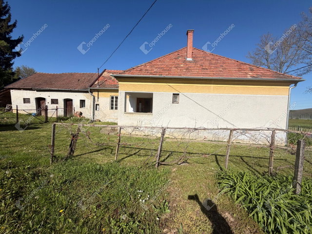 Eladó családi ház, Zalacsében 19.9 M Ft, 3 szobás