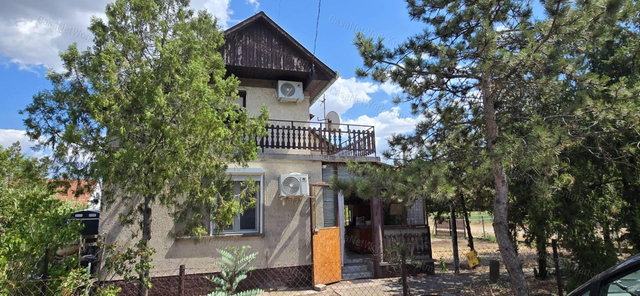 Eladó családi ház, Cserkeszőlőn 35.9 M Ft, 3 szobás