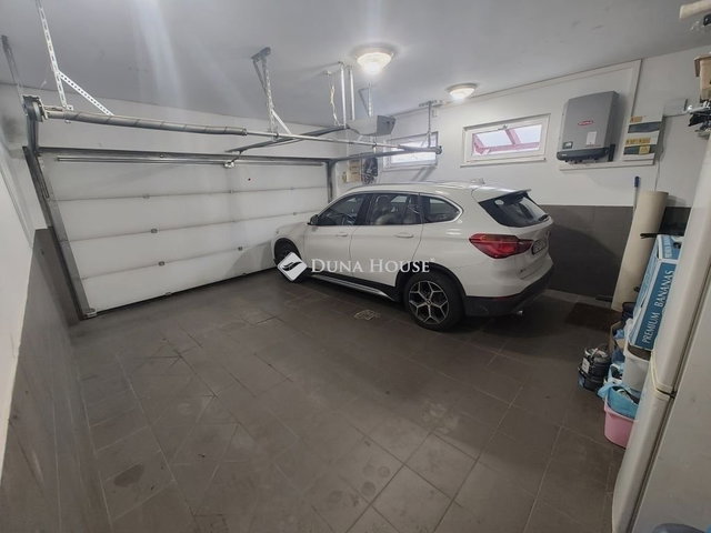 Eladó családi ház, Szegeden 214.9 M Ft, 5 szobás