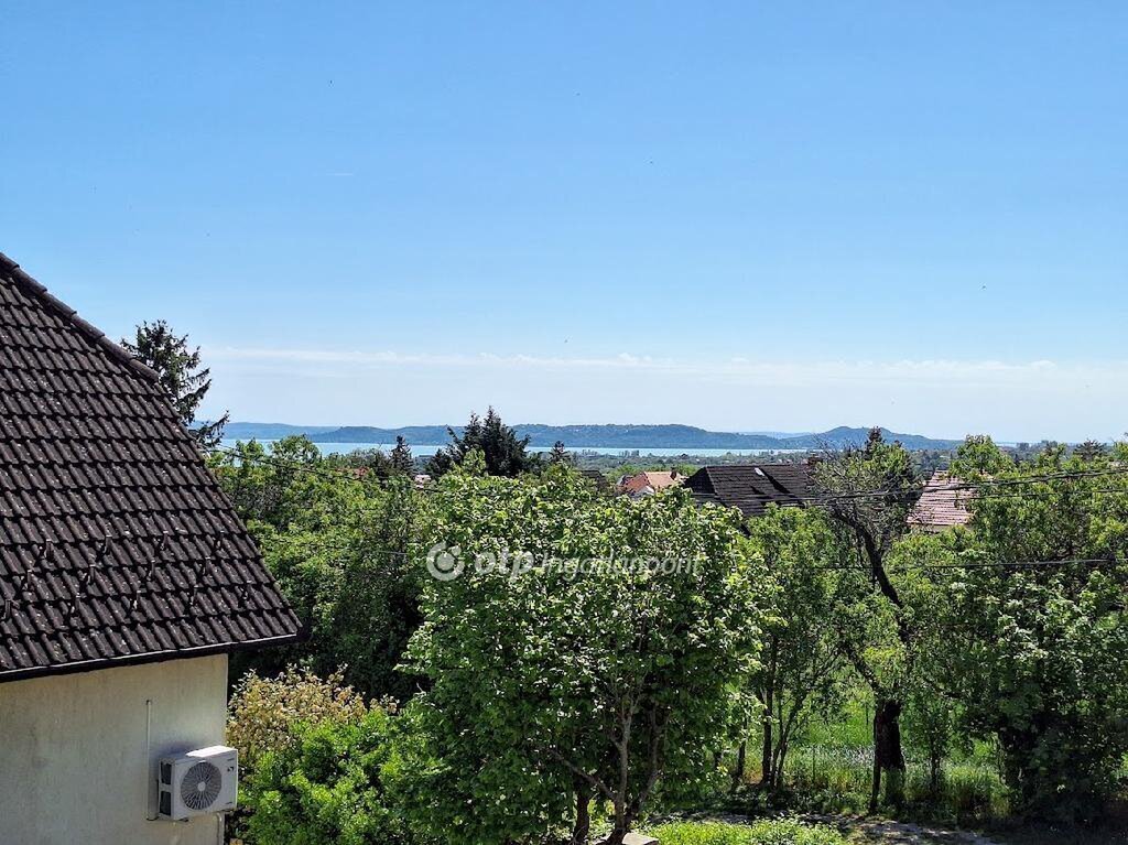 10 bed · 250m² · 224.900.000 ft