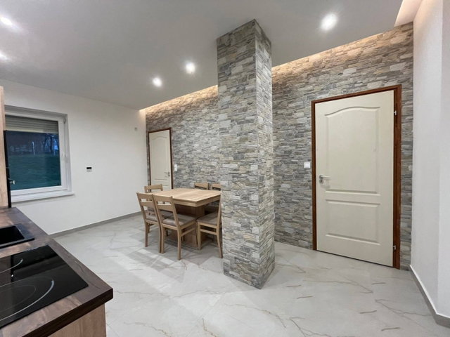 Eladó téglalakás, Komlón, Tompa Mihály utcában 29.9 M Ft