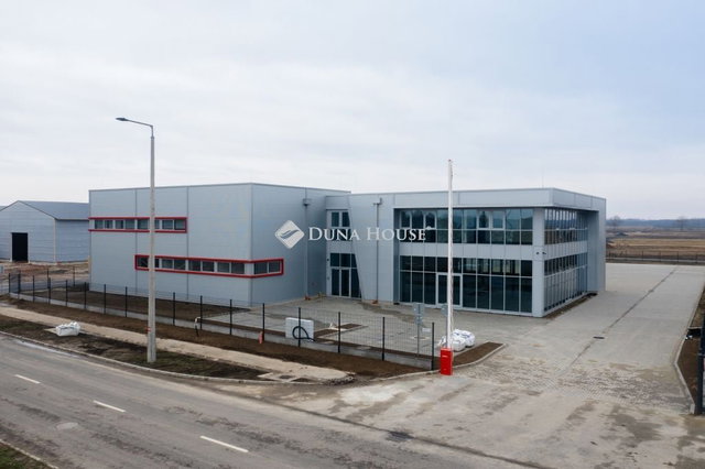 Kiadó ipari ingatlan, Debrecenben 4966 E Ft / hó