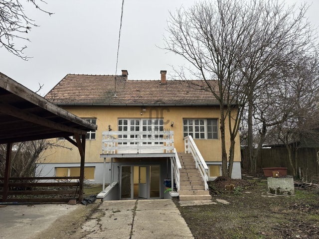 Eladó családi ház, Érden 109 M Ft, 8 szobás