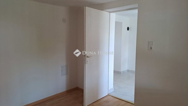 Eladó családi ház, Jászárokszálláson 21.5 M Ft, 2 szobás