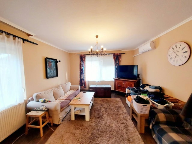 Eladó családi ház, Alsónémediben 119.99 M Ft, 6+1 szobás