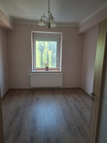 Eladó téglalakás, Komlón 50 M Ft, 4 szobás