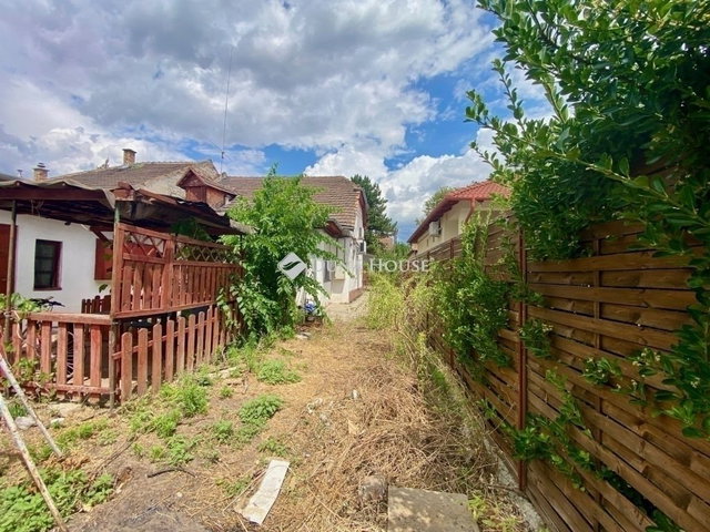 Eladó családi ház, Budapesten, XV. kerületben 89.99 M Ft