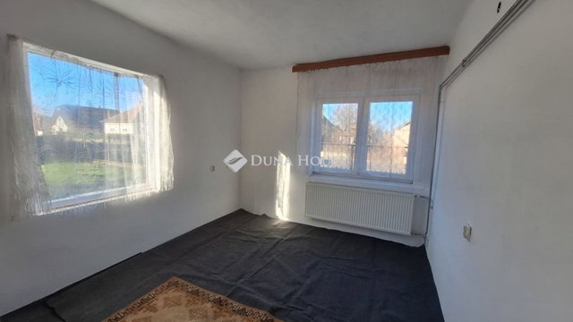 Eladó családi ház, Sárbogárdon 38.1 M Ft, 4 szobás