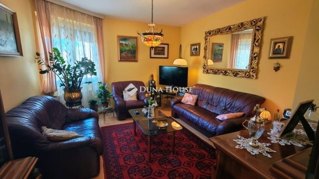 Eladó téglalakás, Kecskeméten 85 M Ft, 4 szobás