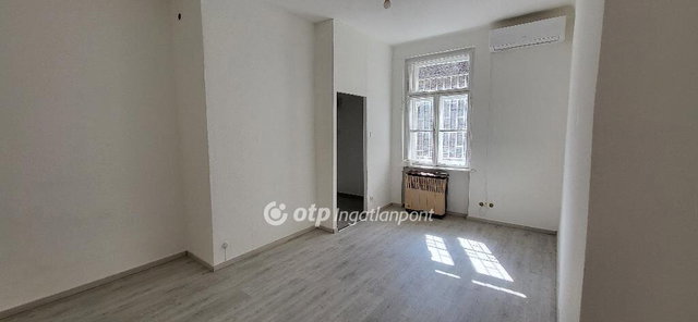 Eladó téglalakás, Budapesten, VIII. kerületben 42 M Ft, 1 szobás