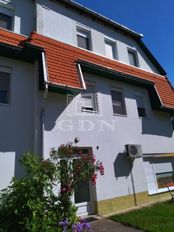 Eladó téglalakás, Veresegyházon 89 M Ft, 1+2 szobás