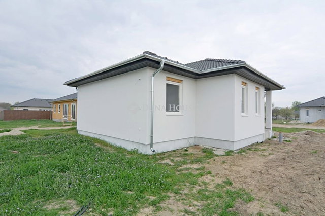 Eladó családi ház, Kecskeméten 86.9 M Ft, 4 szobás