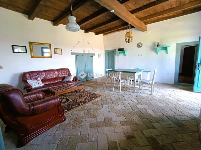 Eladó nyaraló, Majson 29.9 M Ft, 2 szobás / költözzbe.hu