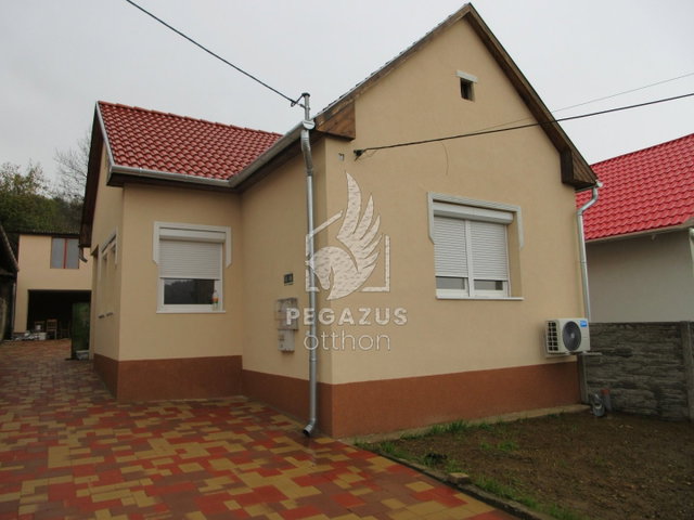 Eladó családi ház, Ózdon 24.9 M Ft, 2 szobás