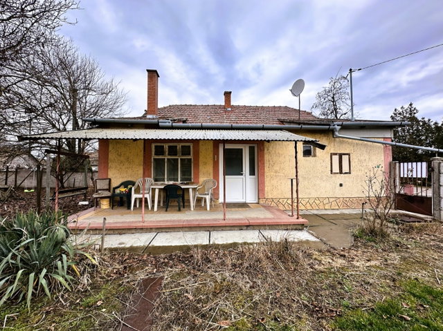 Eladó családi ház, Sarkadon 12.5 M Ft, 2 szobás