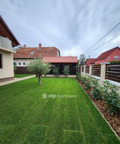 Eladó családi ház, Vecsésen 132 M Ft, 4 szobás